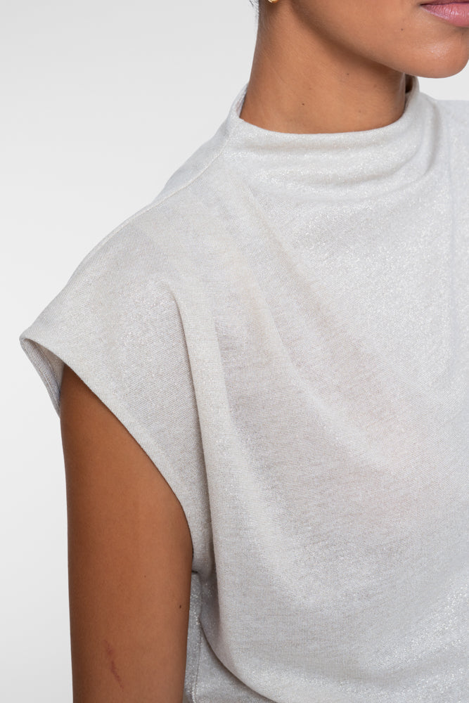 Geisha top met gouden lurex en gedrapeerd schouderdetail