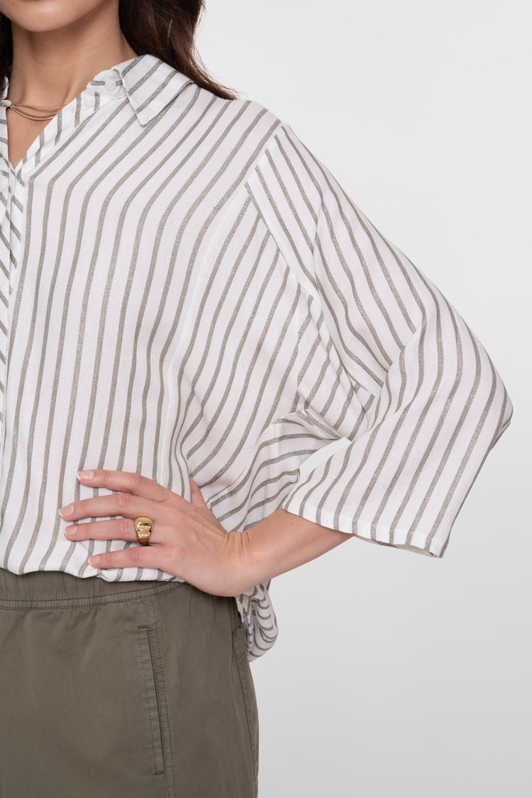 Geisha damesblouse met zilveren strepen en losse fit