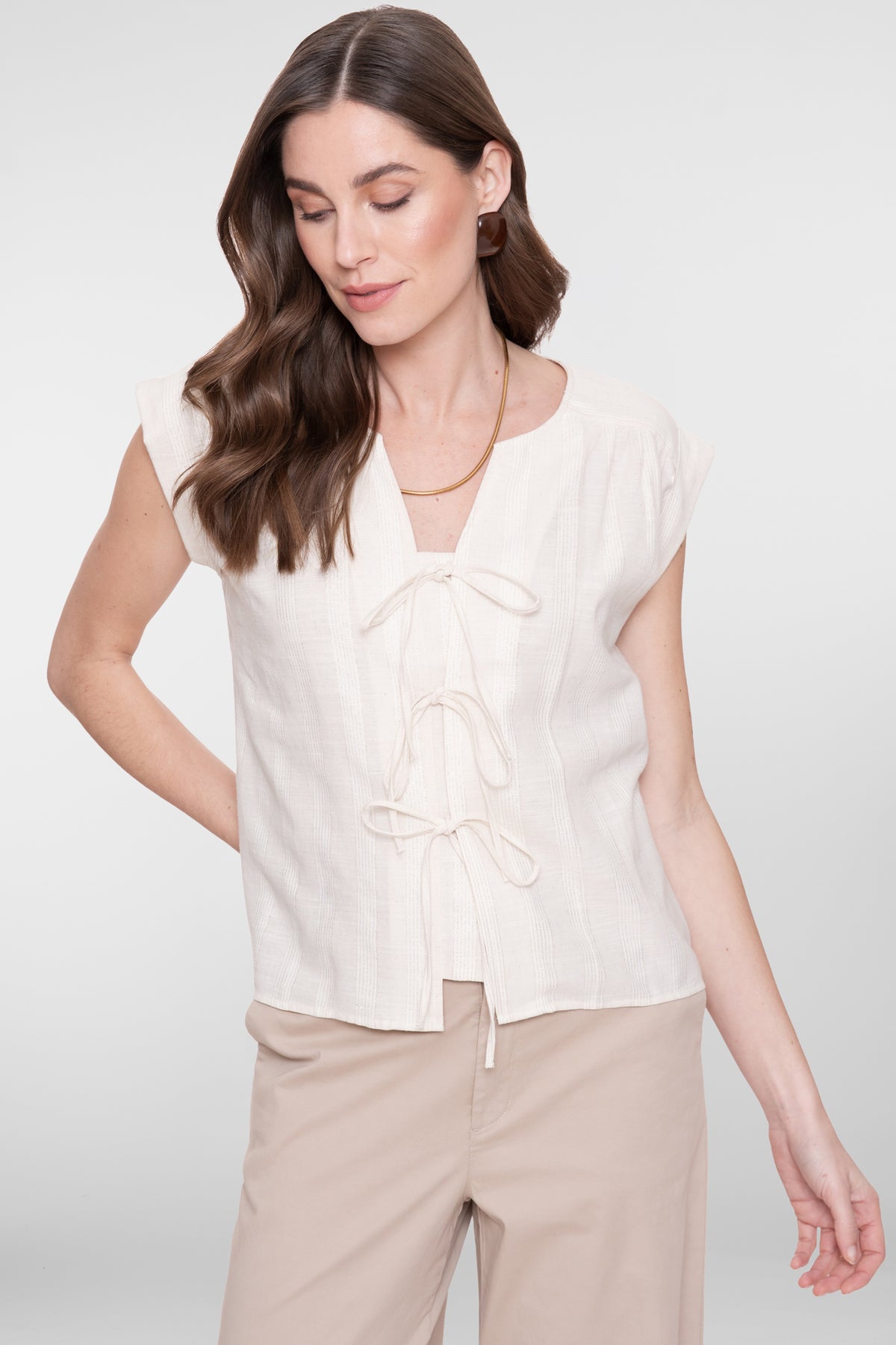 Geisha blouse met sierlijke striksluiting en lurex – Shop de look