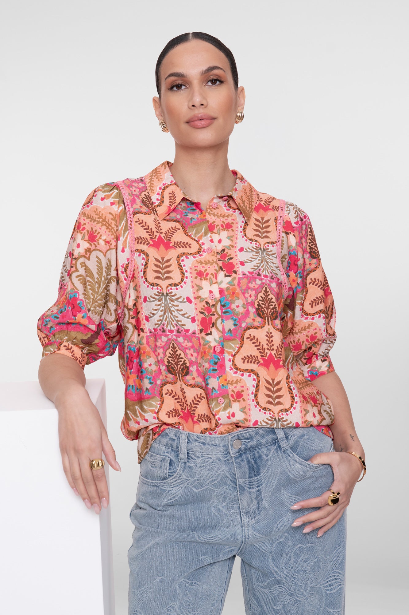 Geisha blouse met sierlijke print met tape