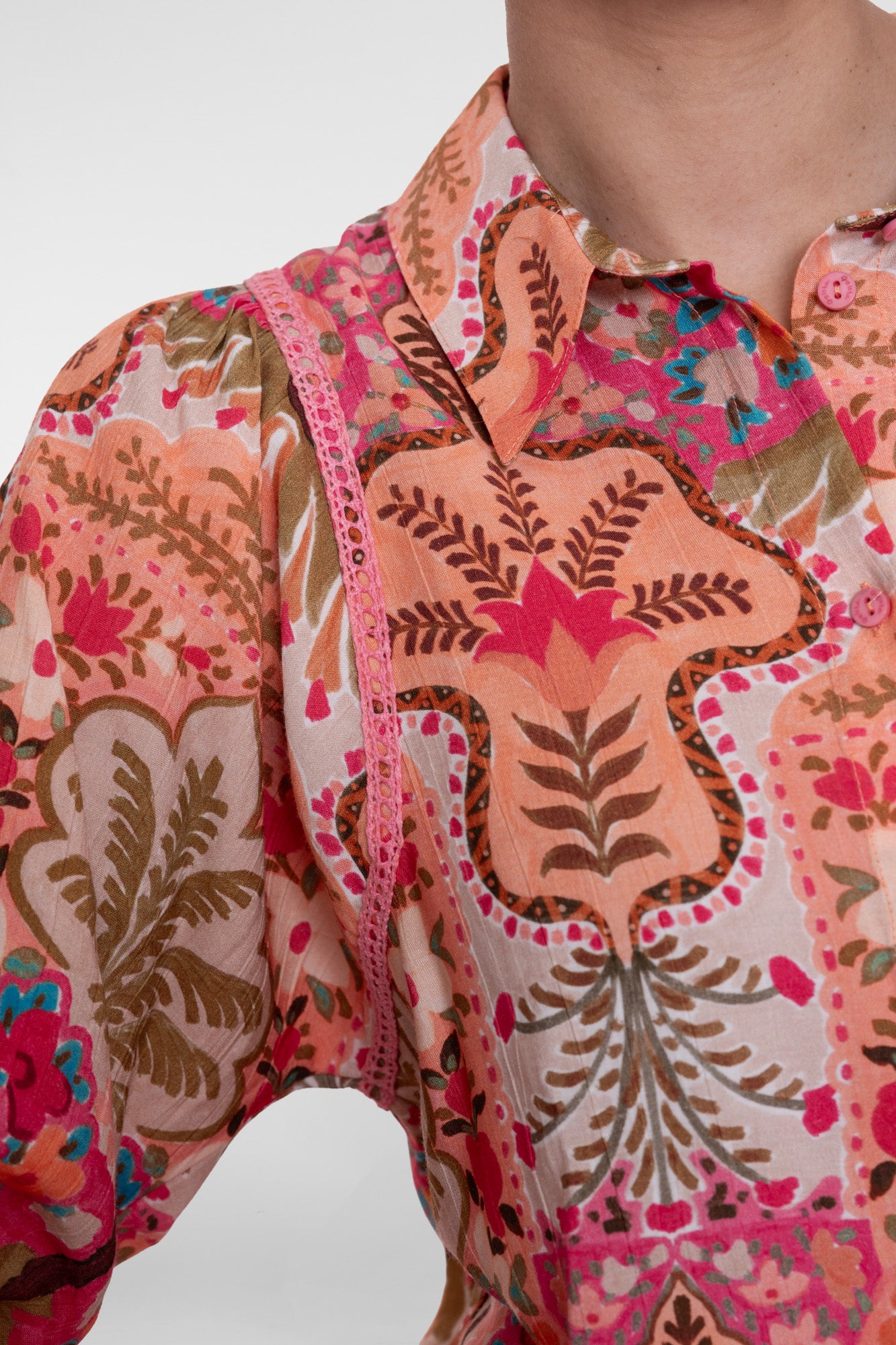 Geisha blouse met sierlijke print met tape