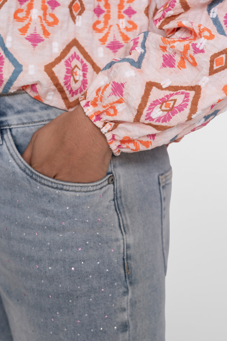 Geisha blouse met kleurrijke ikatprint en elastische mouwen