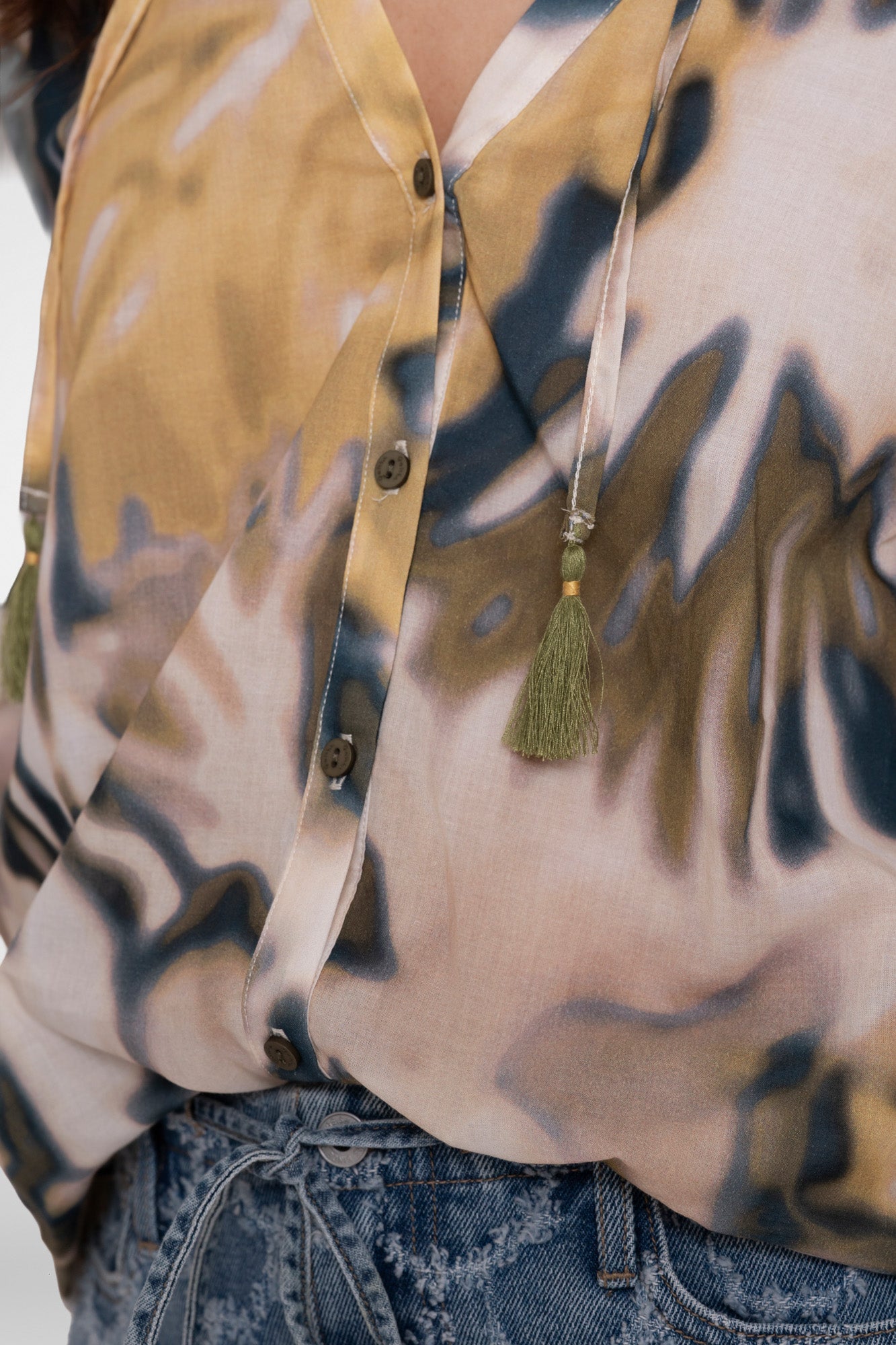 Geisha blouse met abstracte print en V-hals