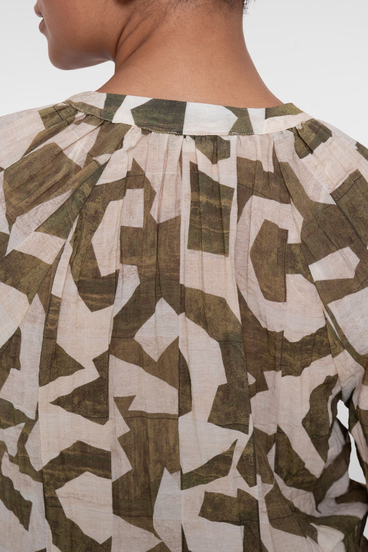 Geisha top met sierlijke print en tape