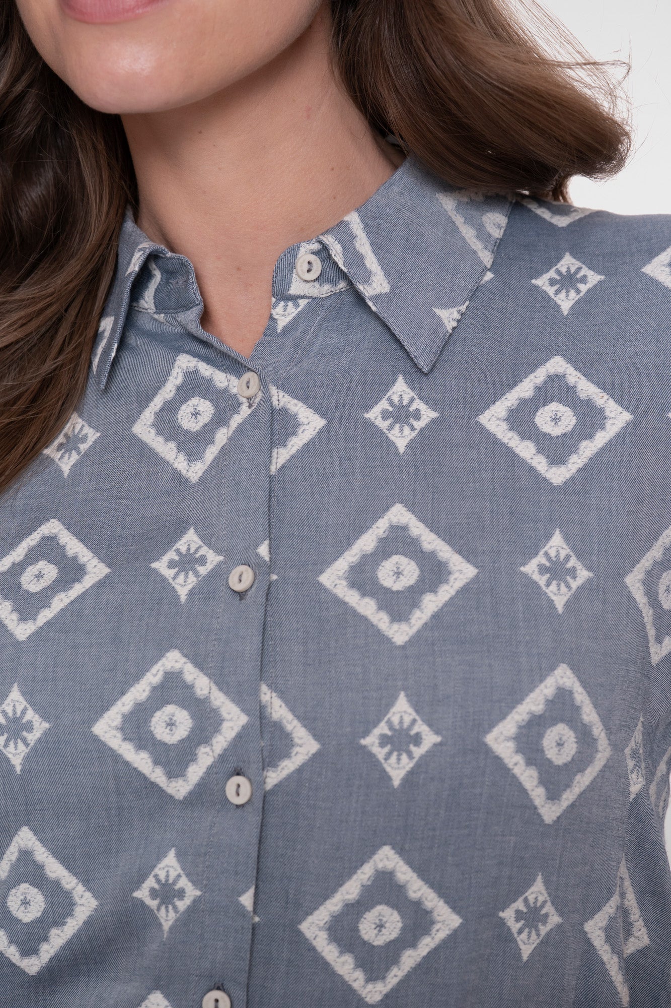 Geisha blouse met Ikatprint en Ruffle