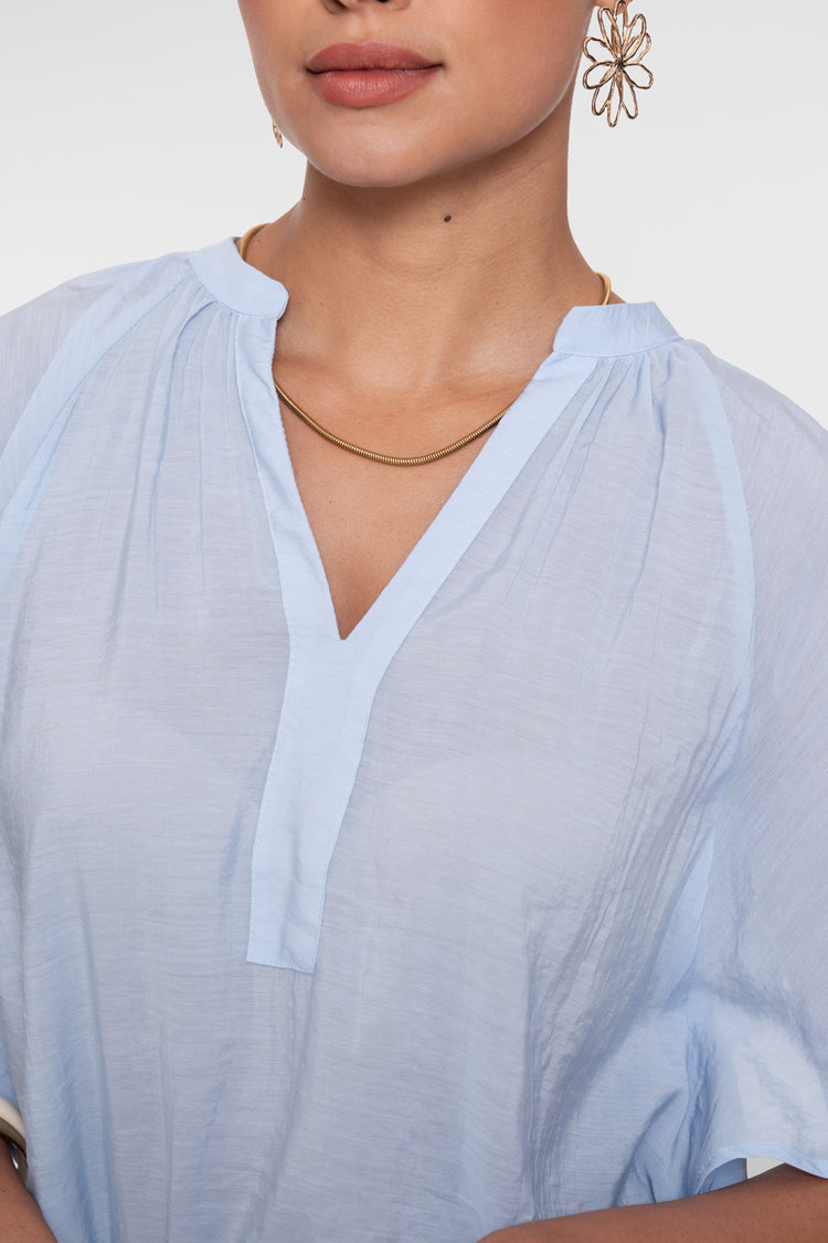 Geisha top met vlindermouwen lichtblauw