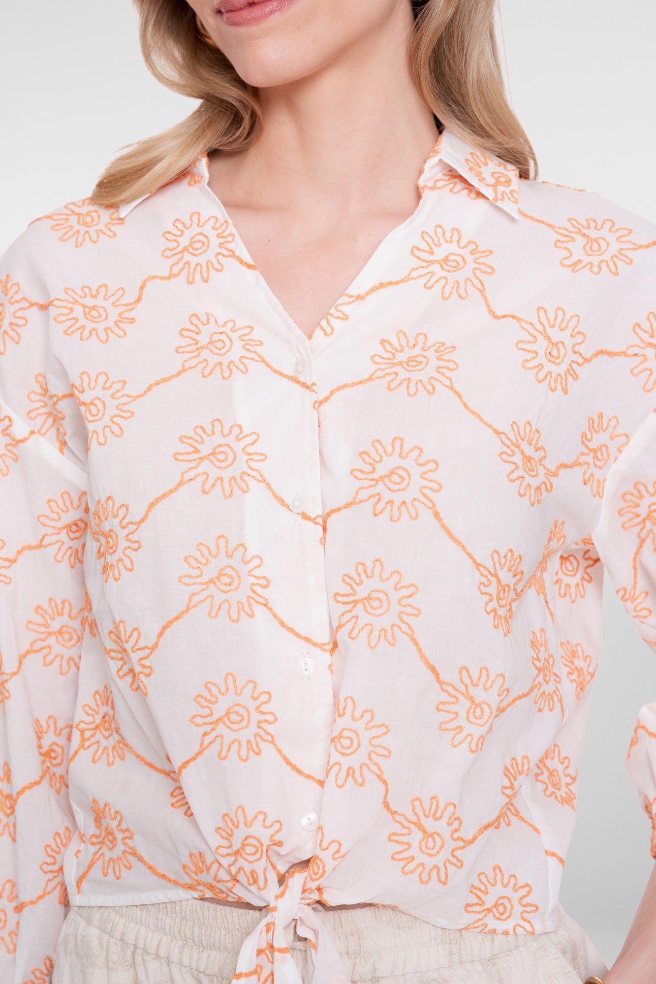 Geisha sierlijke blouse met knoopdetail