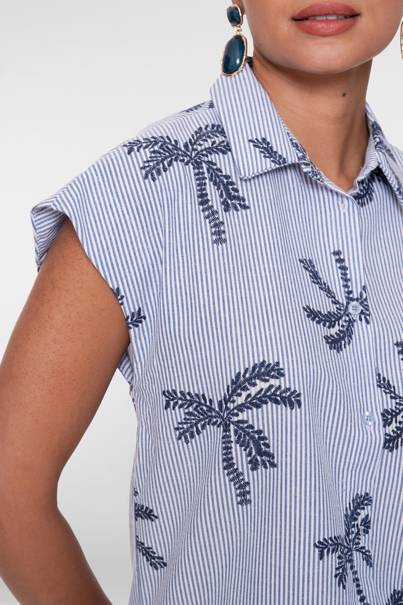 Geisha blouse embroidery palm print