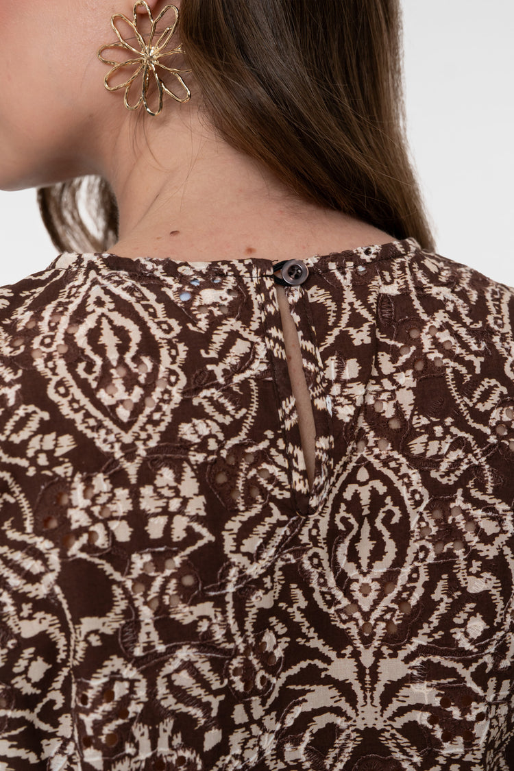 Geisha top met broderie anglaise print