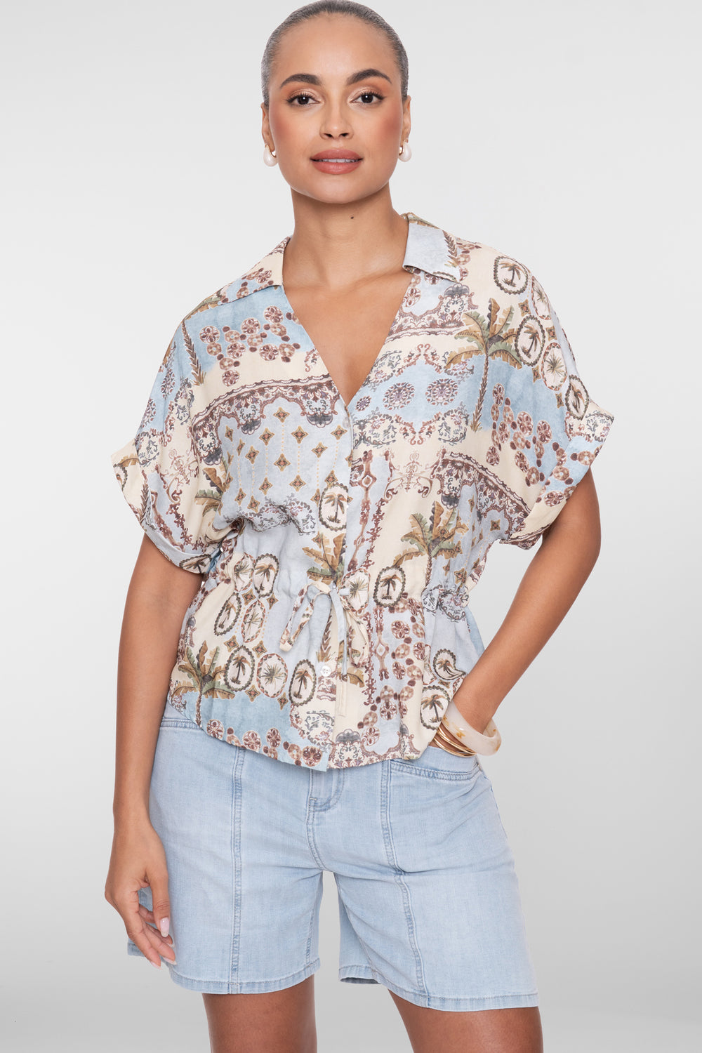 Geisha blouse met tropical print en strik detail