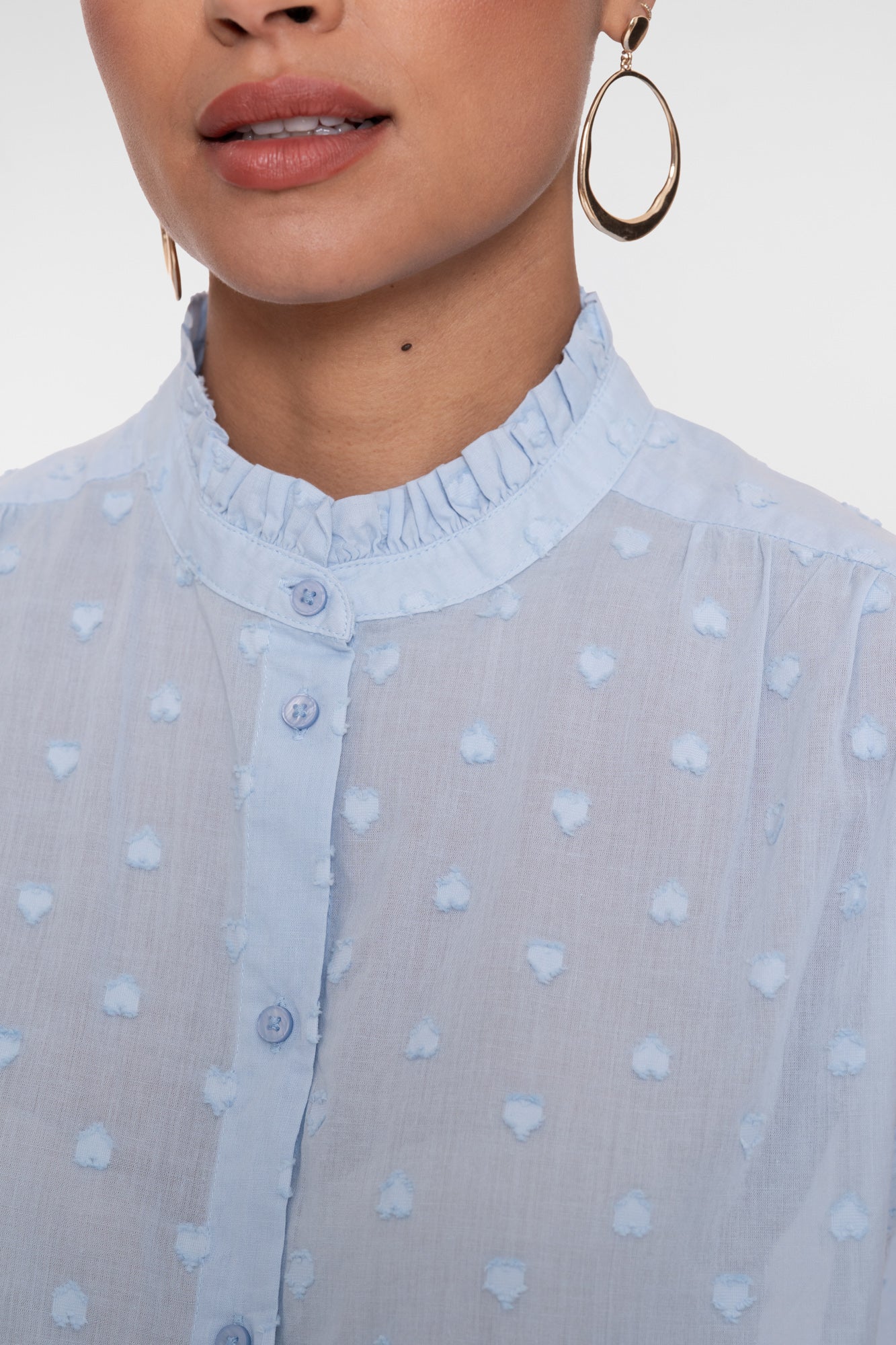 Geisha blouse met ruffle hals en subtiele hartjesdessin