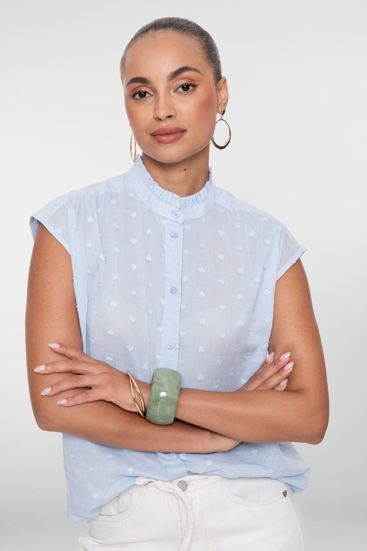 Geisha blouse met ruffle hals en subtiele hartjesdessin