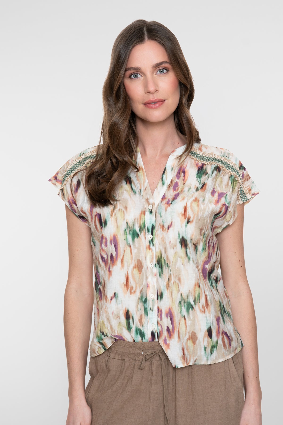 Geisha blouse met aquarelprint in zachte kleur tinten – Shop de look
