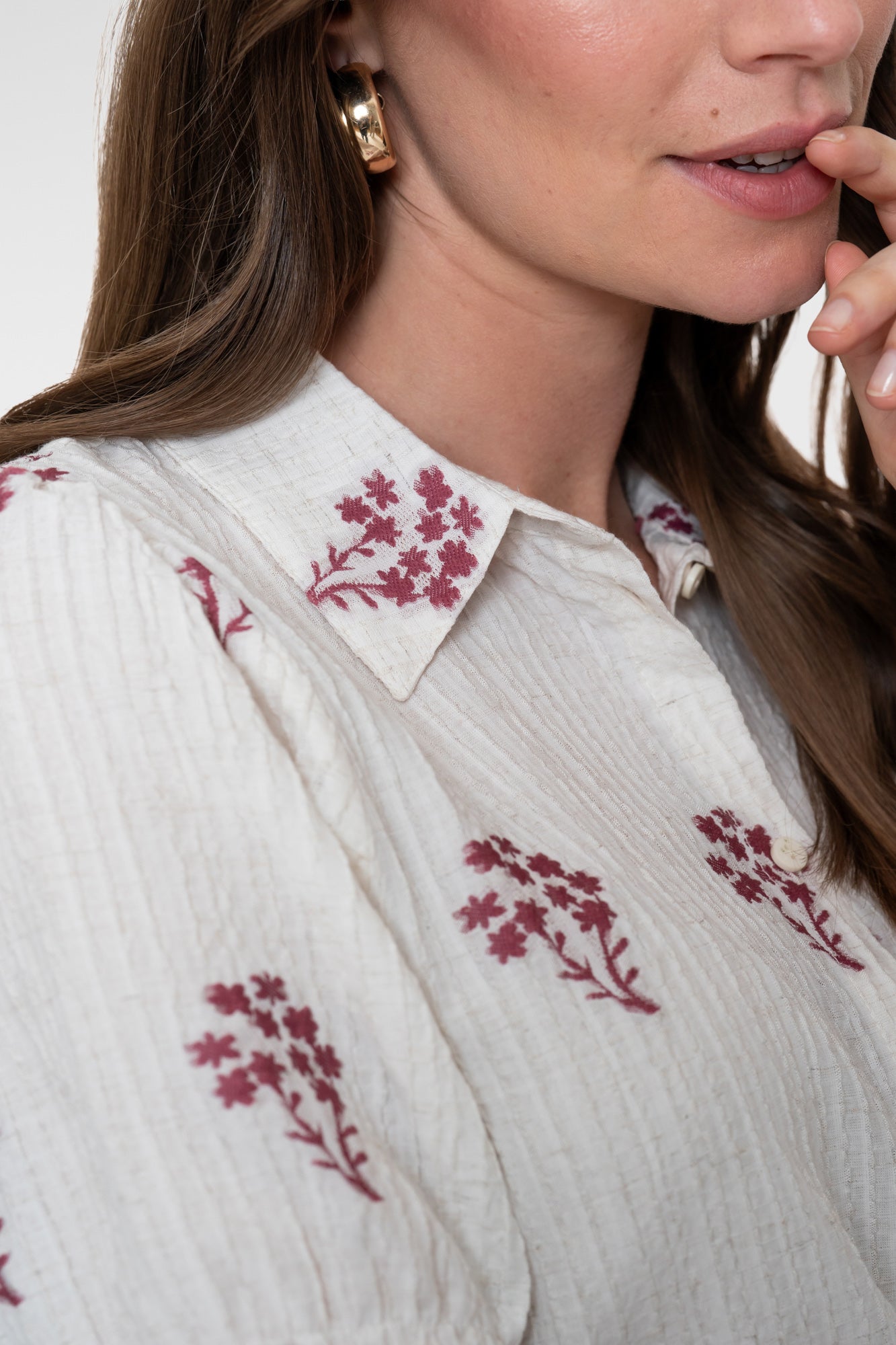 Geisha blouse met bloemenborduursel en ruffle detail