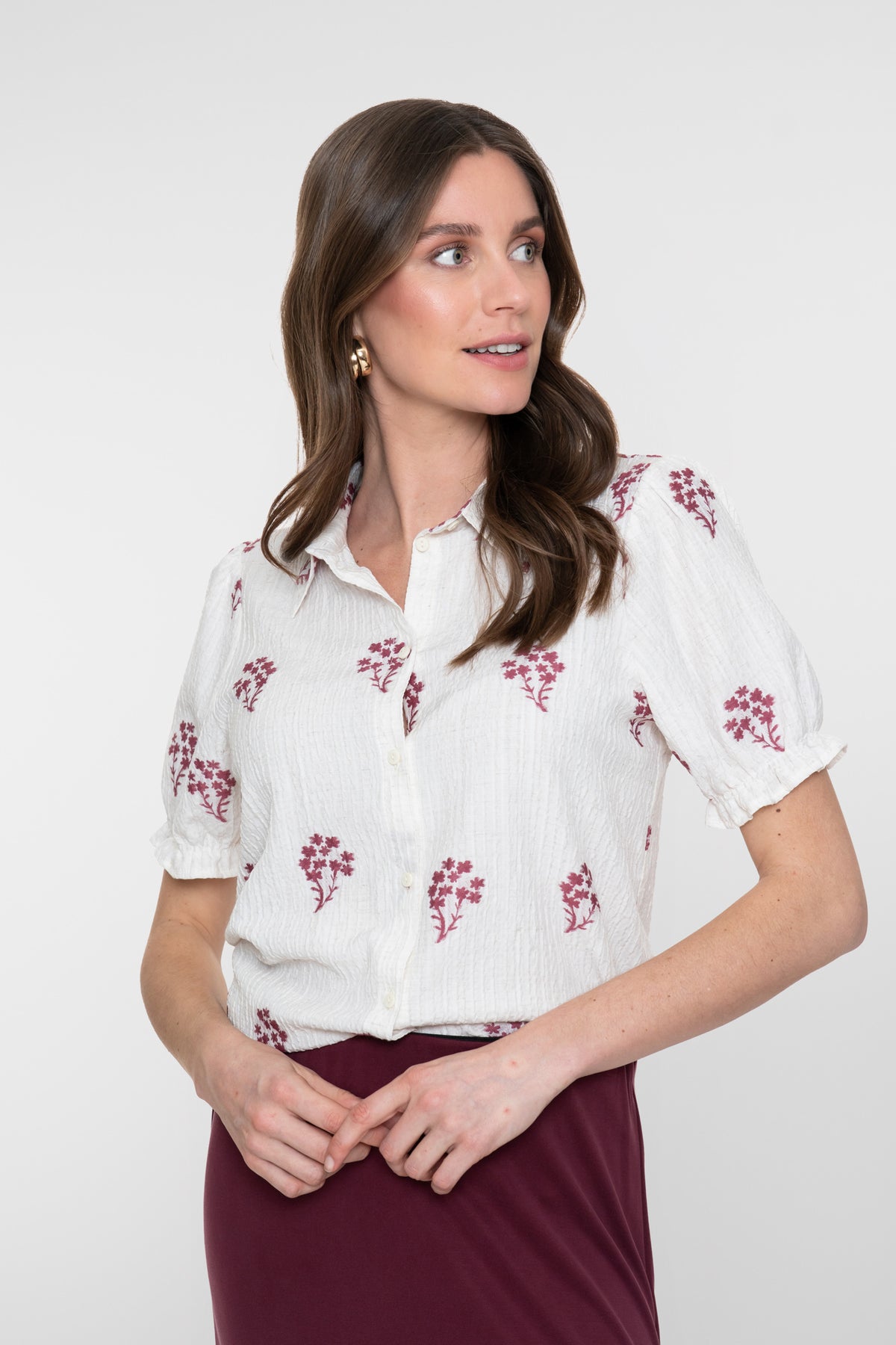 Geisha blouse met bloemenborduursel en ruffle detail – Shop de look