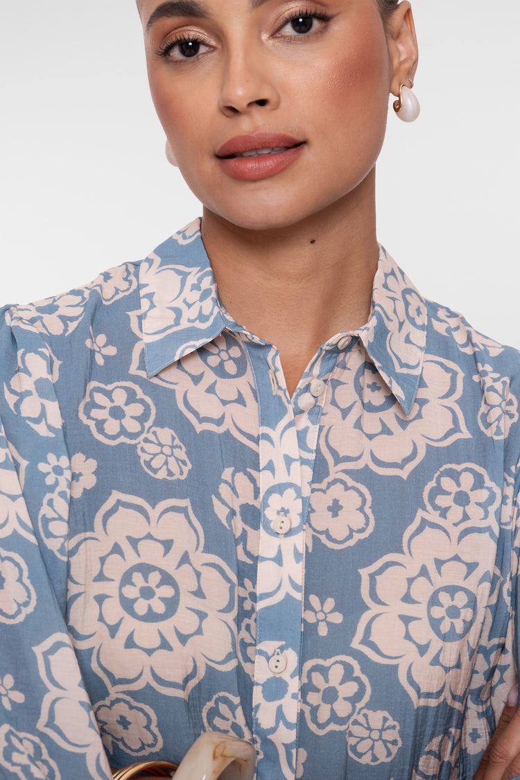 Geisha blouse met bloemenprint en subtiele pofmouw