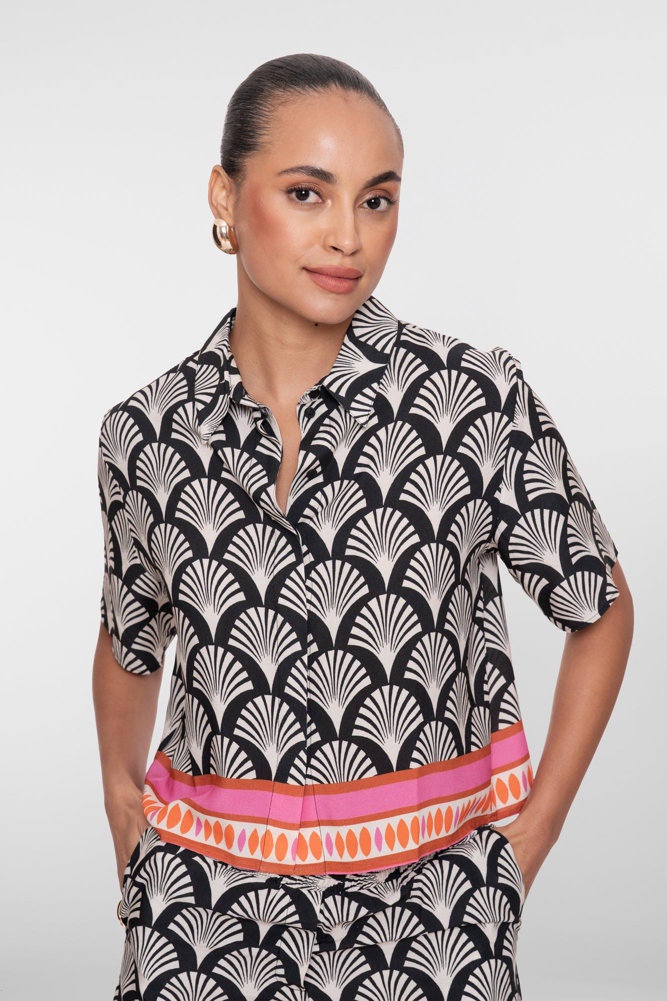 Geisha blouse met grafische print en contrasterende zoom