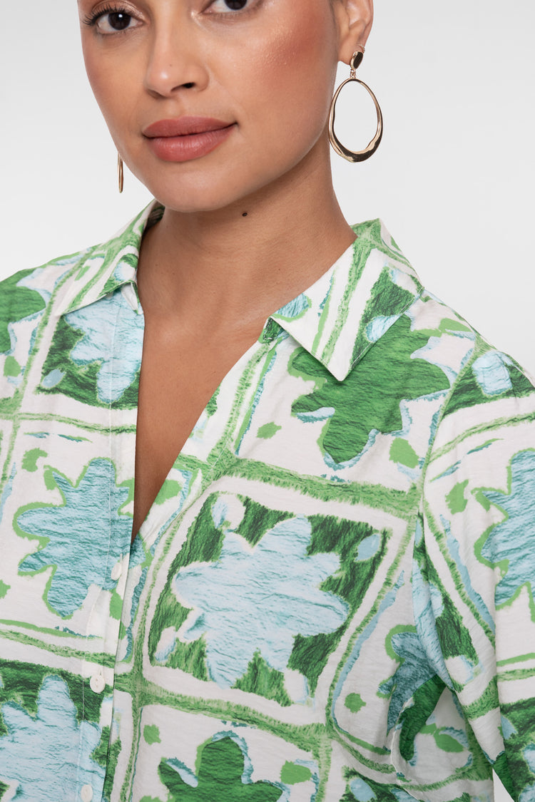 Geisha blouse met tegelprint en zachte groentinten
