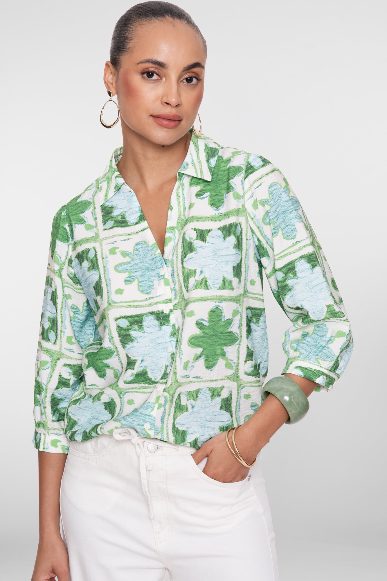 Geisha blouse met tegelprint en zachte groentinten