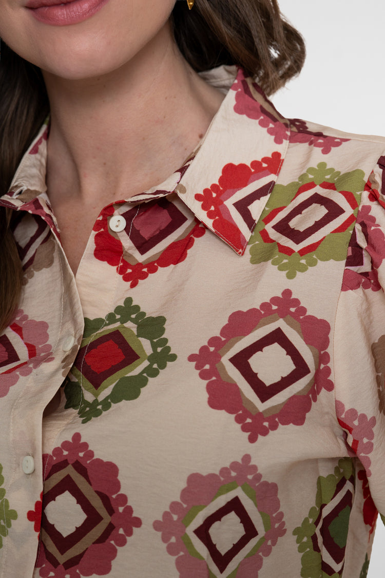Geisha blouse met grafische print in zand en roodtinten