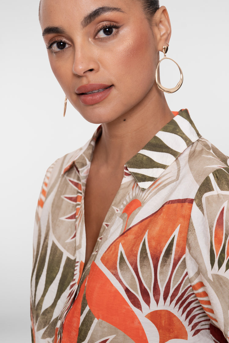 Geisha blouse met bloemenprint in warme tinten en V-hals