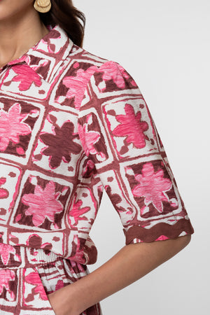 Geisha blouse met tile print en korte mouwen met detail