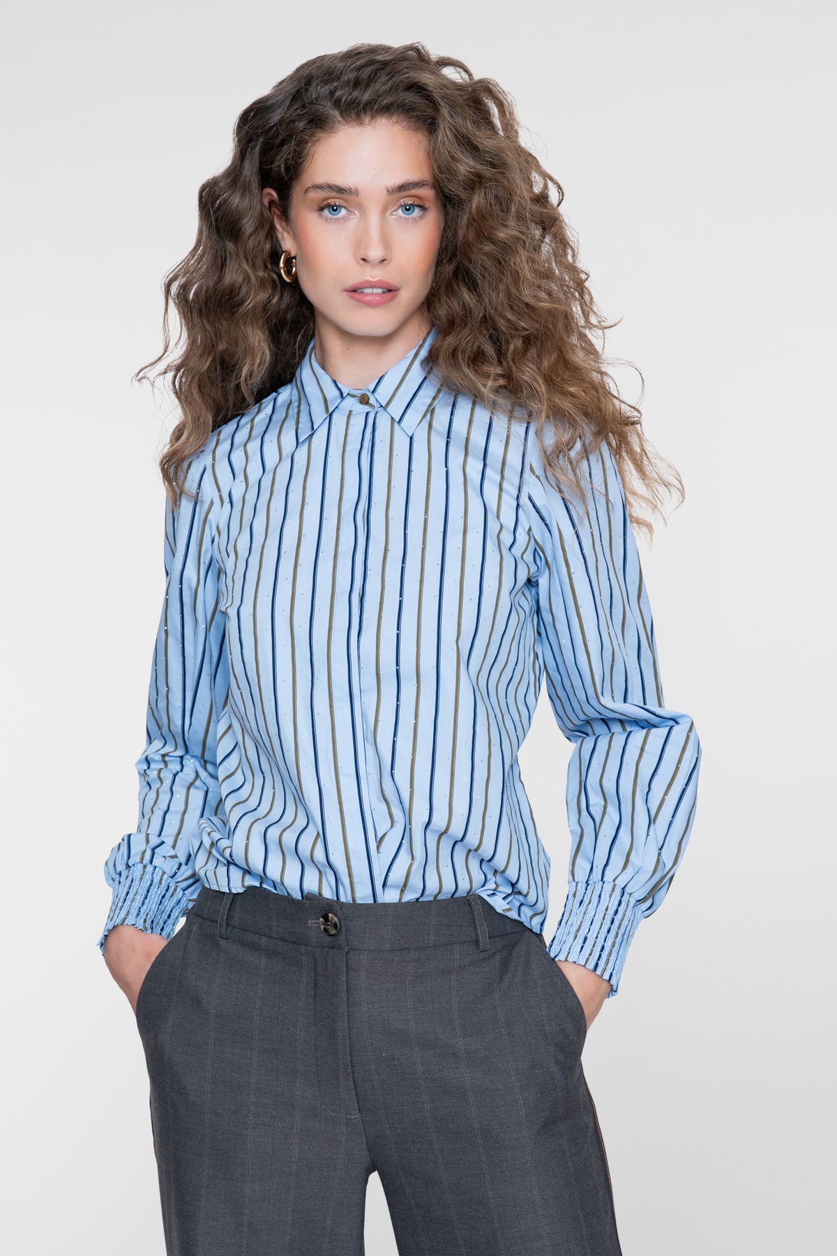 Geisha blouse met pinstripe en rhinestones