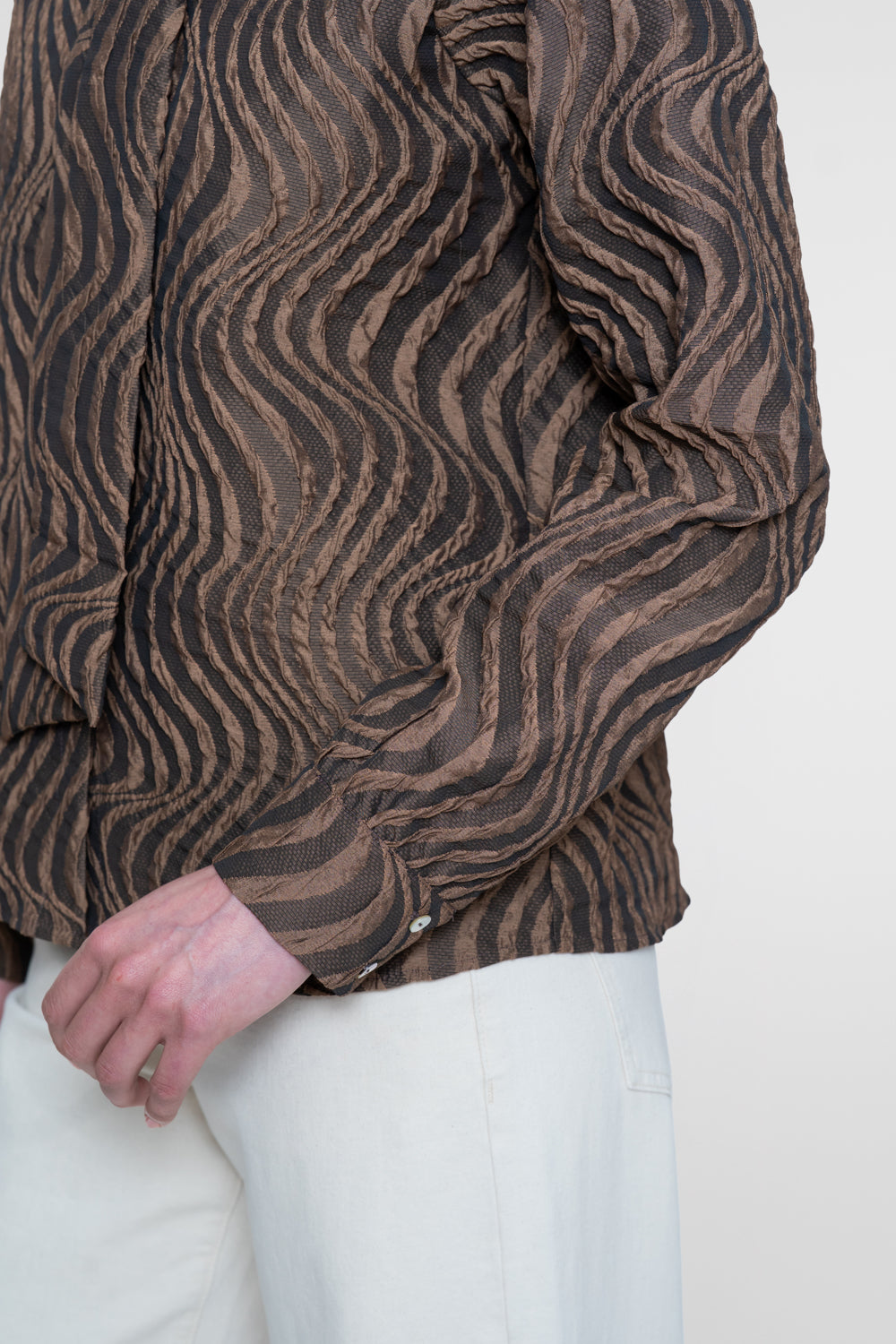 Geisha blouse met strikdetail en ingeweven golvenpatroon
