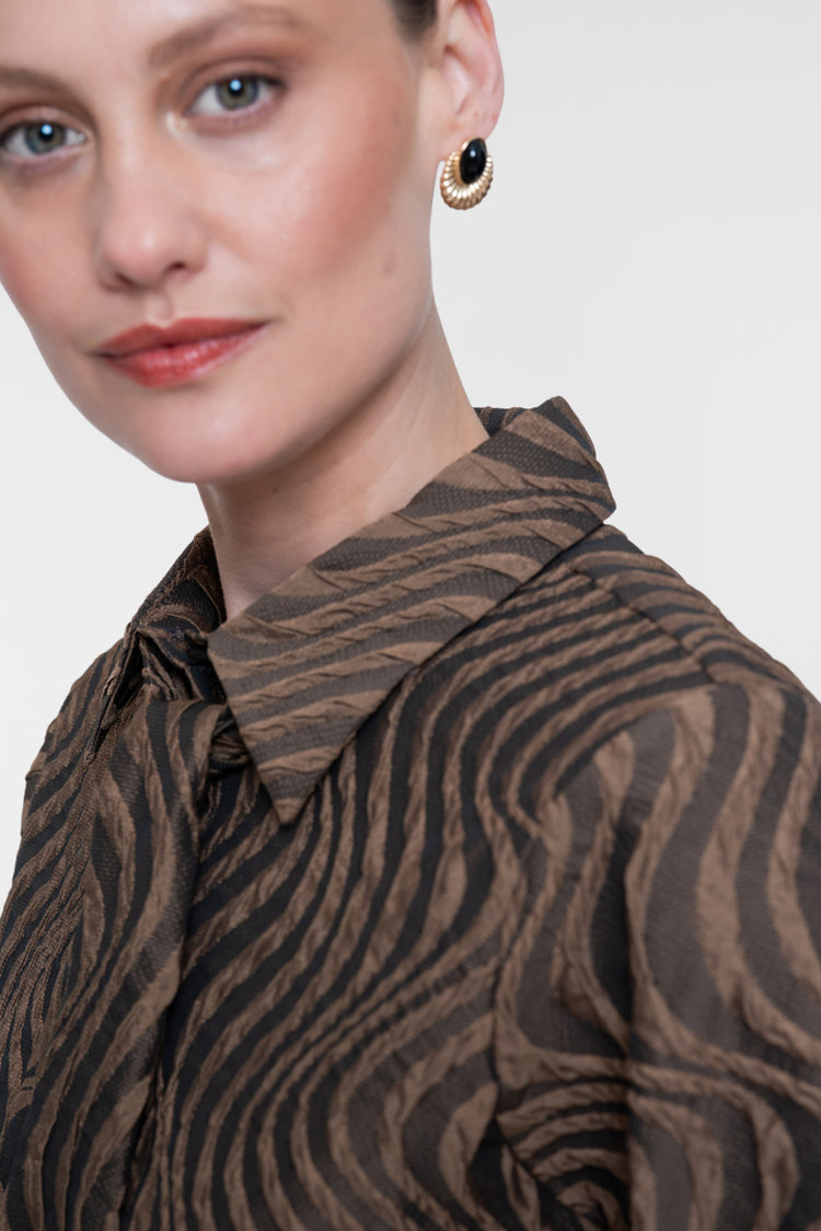 Geisha blouse met strikdetail en ingeweven golvenpatroon