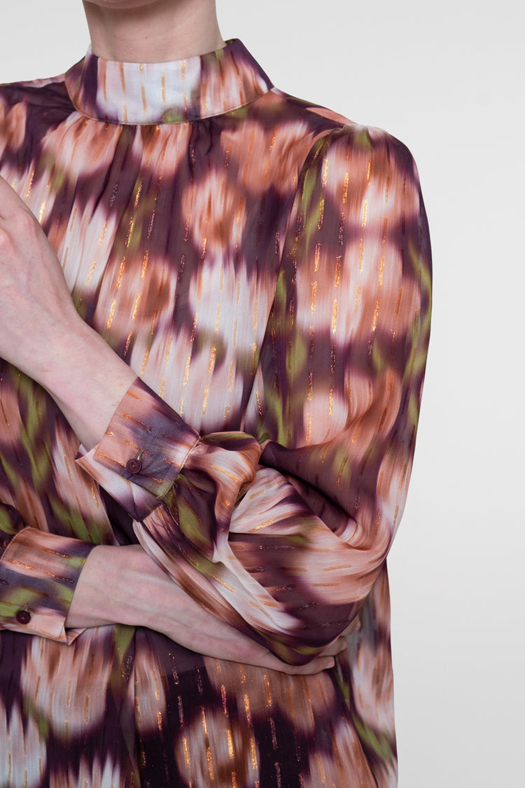 Geisha blouse met opstaande hals en kleurrijke dessinprint