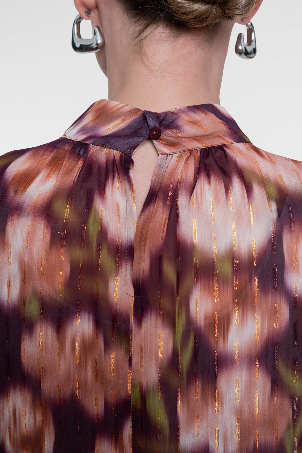 Geisha blouse met opstaande hals en kleurrijke dessinprint