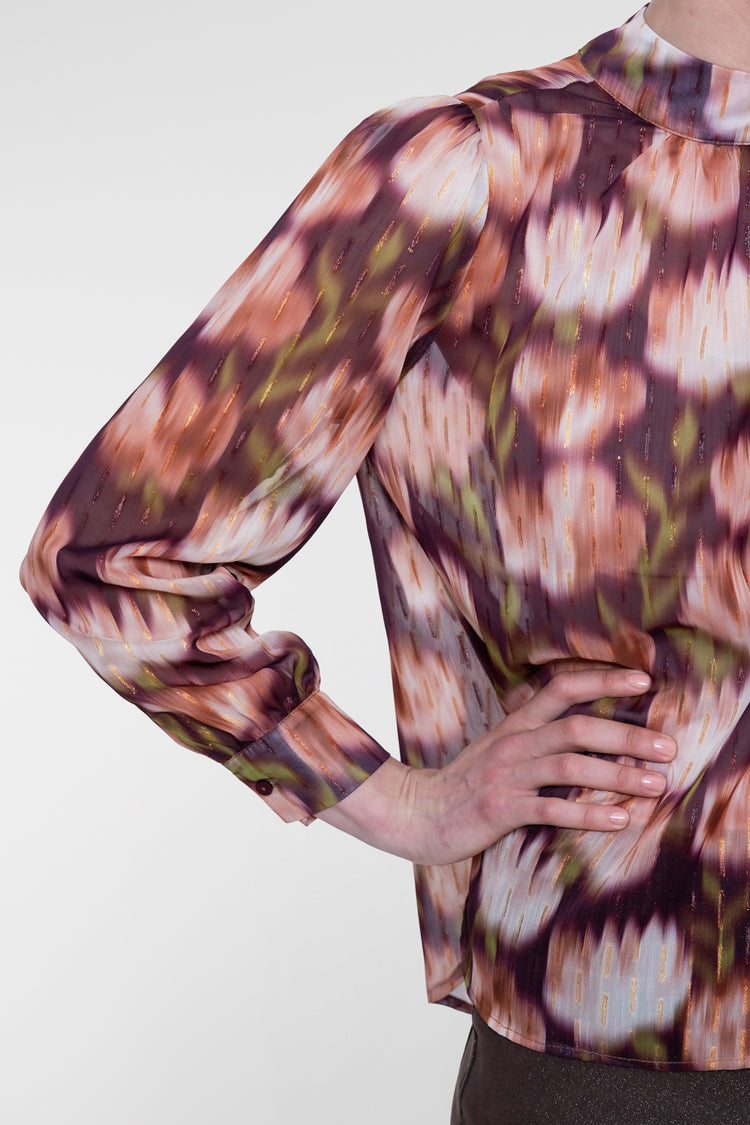 Geisha blouse met opstaande hals en kleurrijke dessinprint