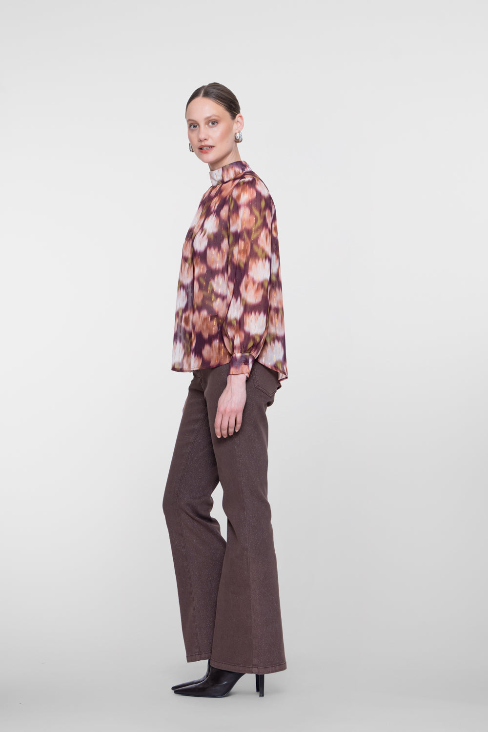 Geisha blouse met opstaande hals en kleurrijke dessinprint