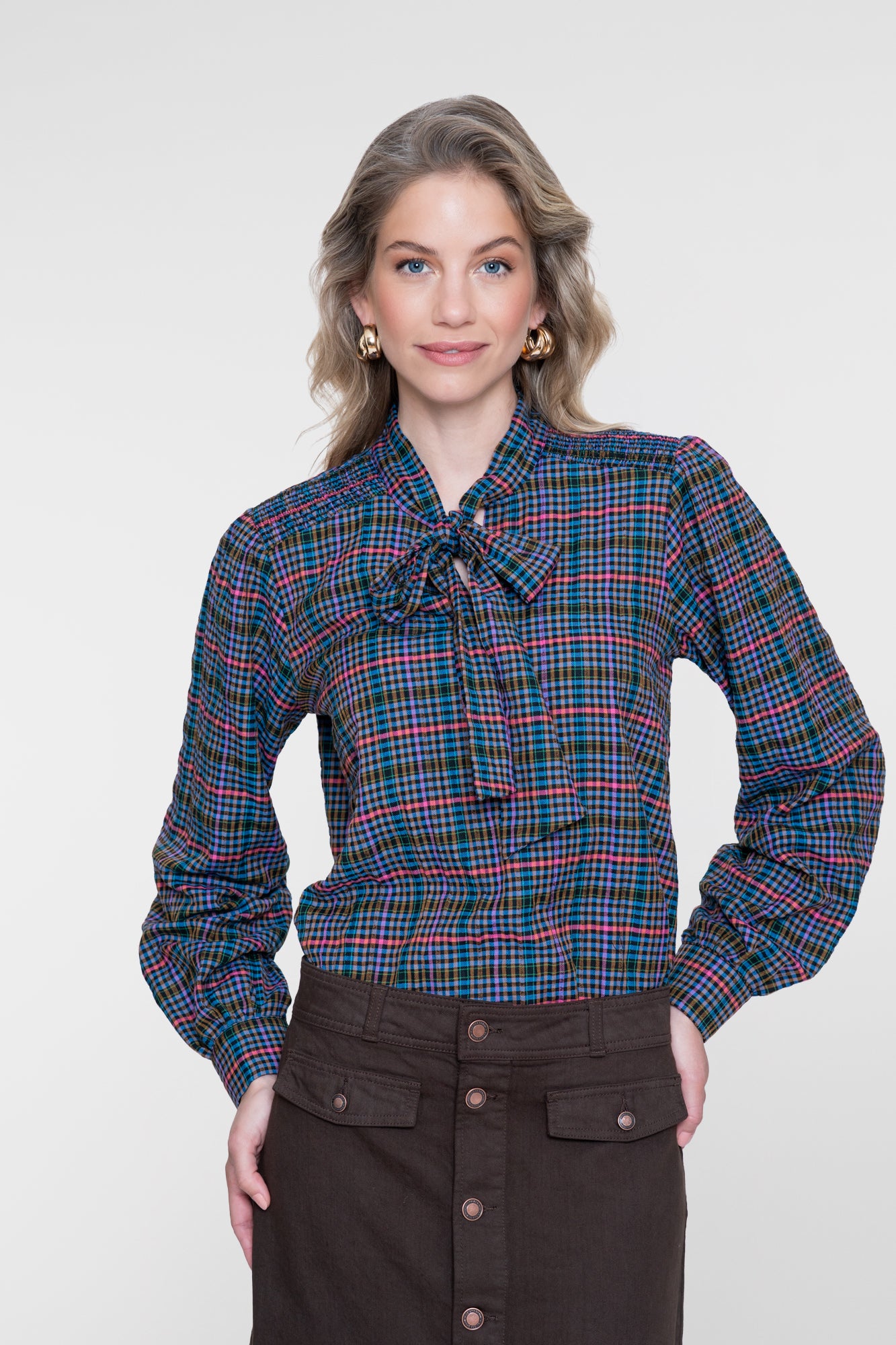 Geisha blouse met strikhals en lange mouwen in ruitdessin