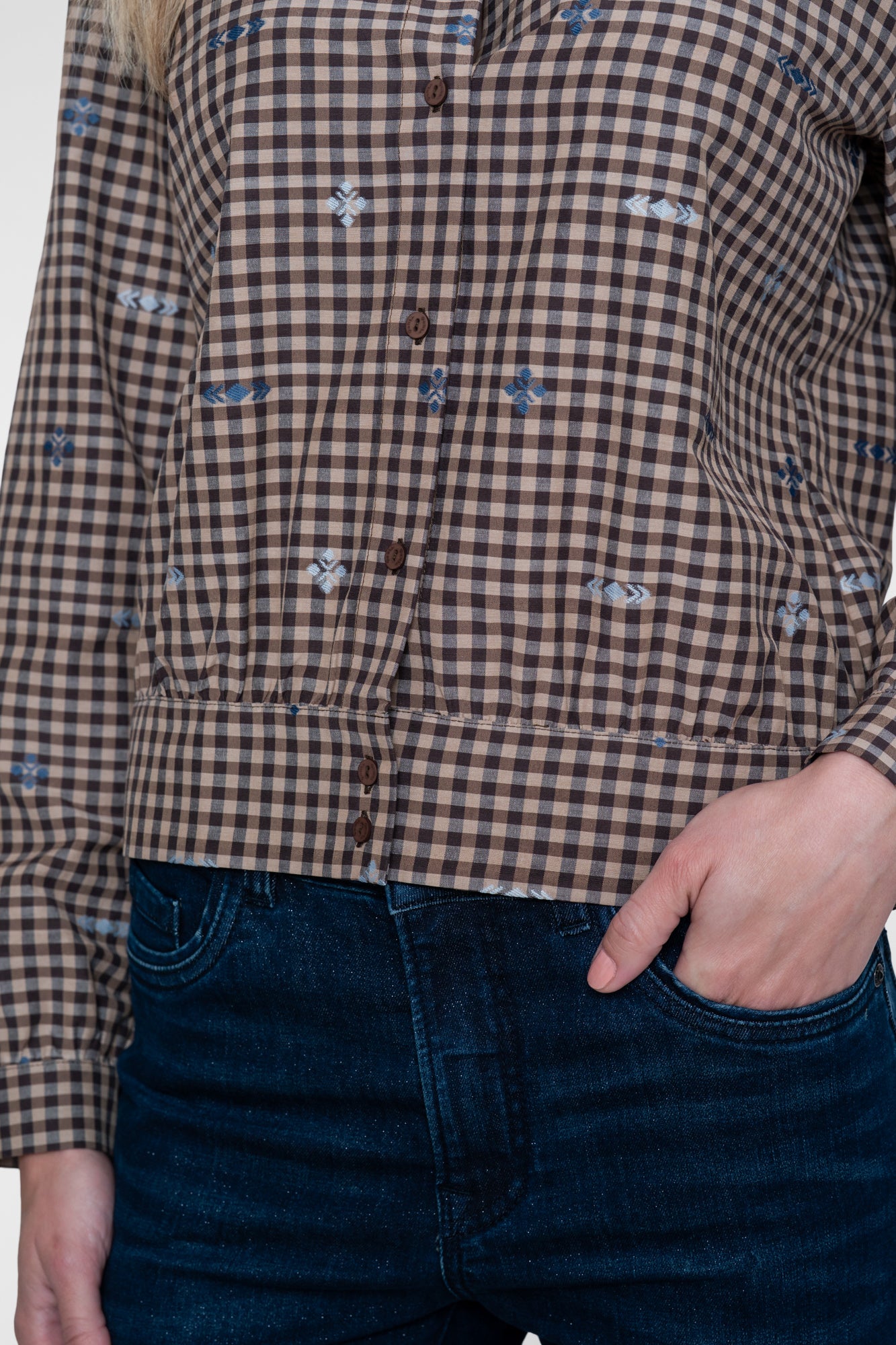 Geisha checkered blouse met geborduurde details