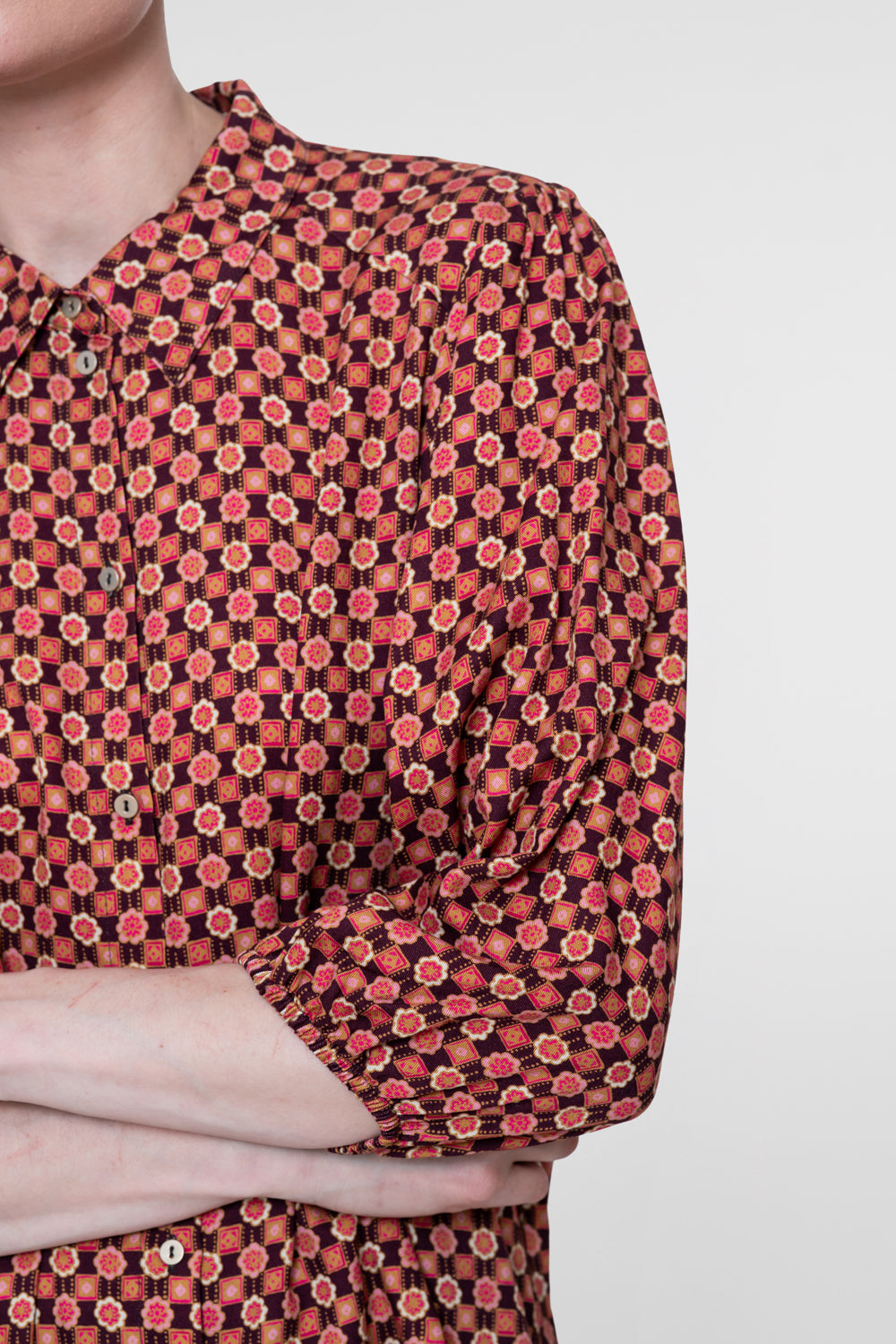Geisha viscose blouse met grafische print en klassieke kraag