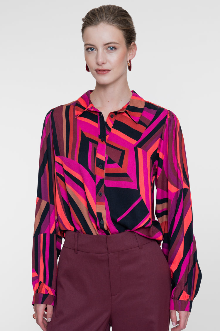 Geisha blouse met grafische lijnenprint en klassieke kraag