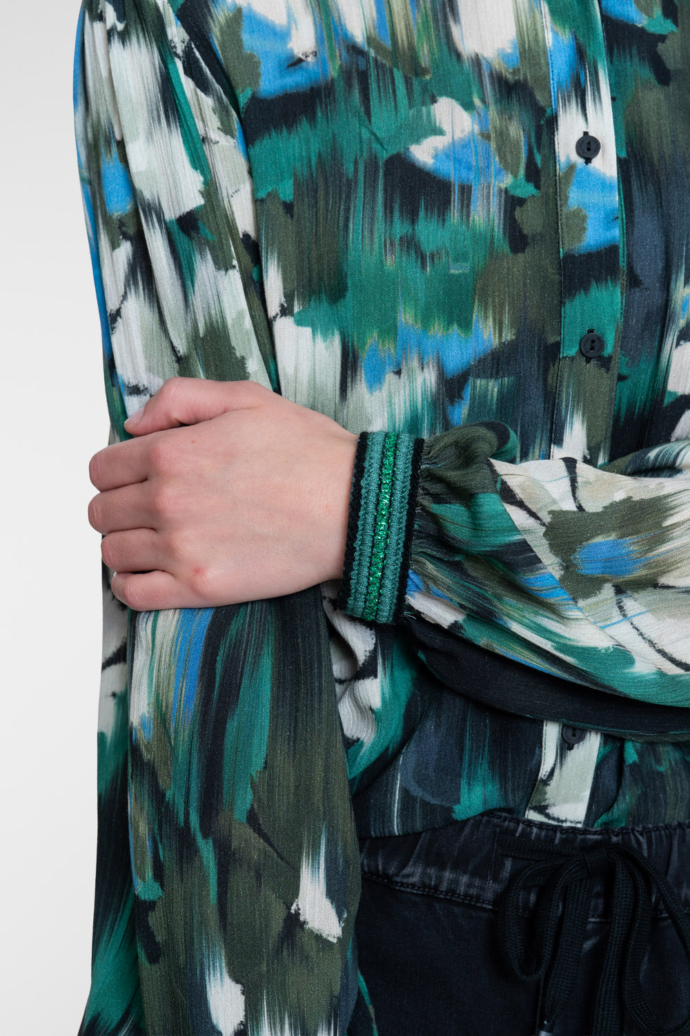 Geisha blouse met grafische bloemenprint en tape detail