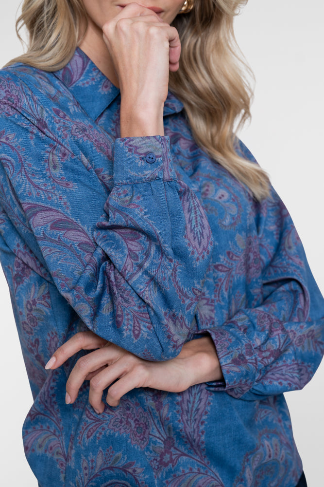Geisha denim look blouse met paisley bloemenprint en V-snit
