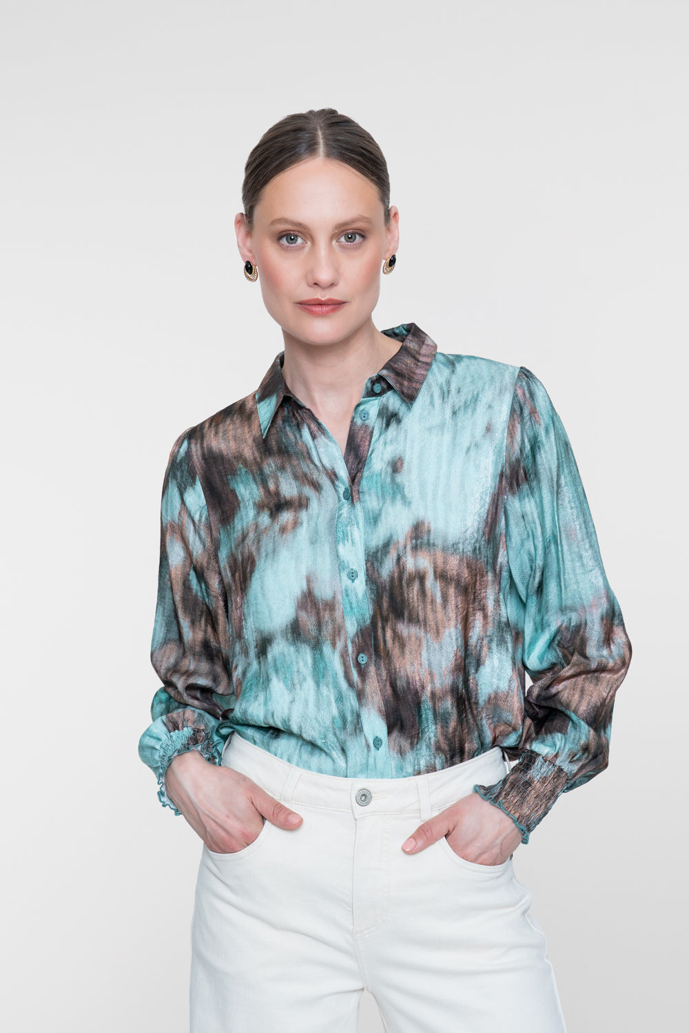 Geisha blouse met aquarelprint en gesmokte manchetten