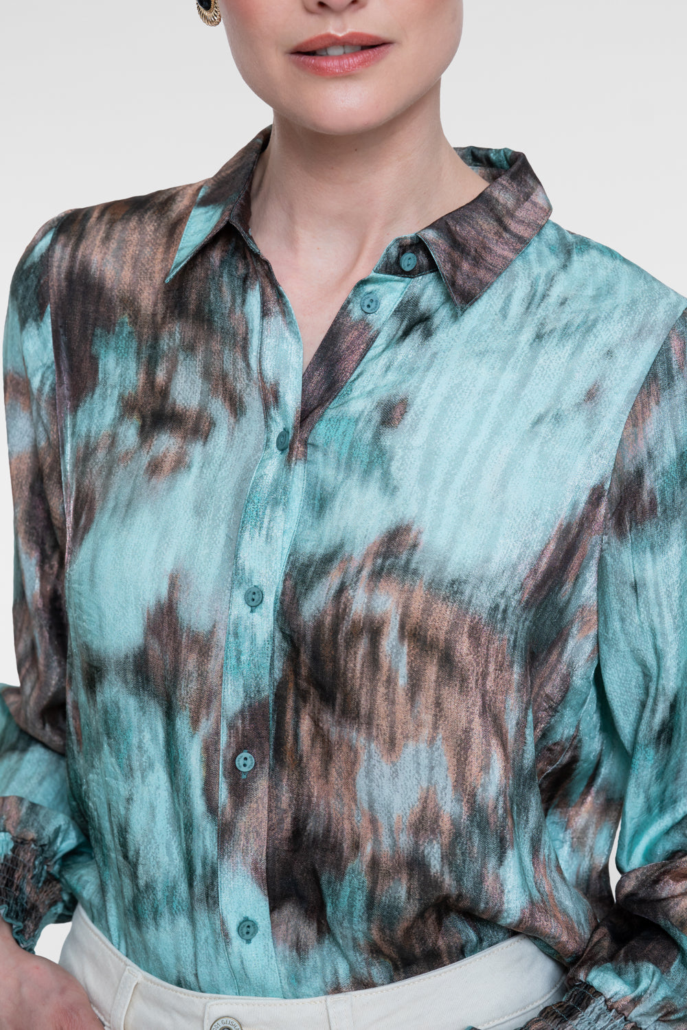 Geisha blouse met aquarelprint en gesmokte manchetten