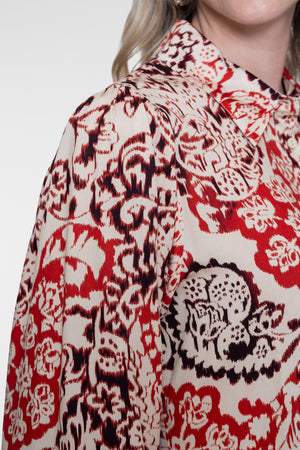 Geisha blouse met klassieke kraag en sierlijke print
