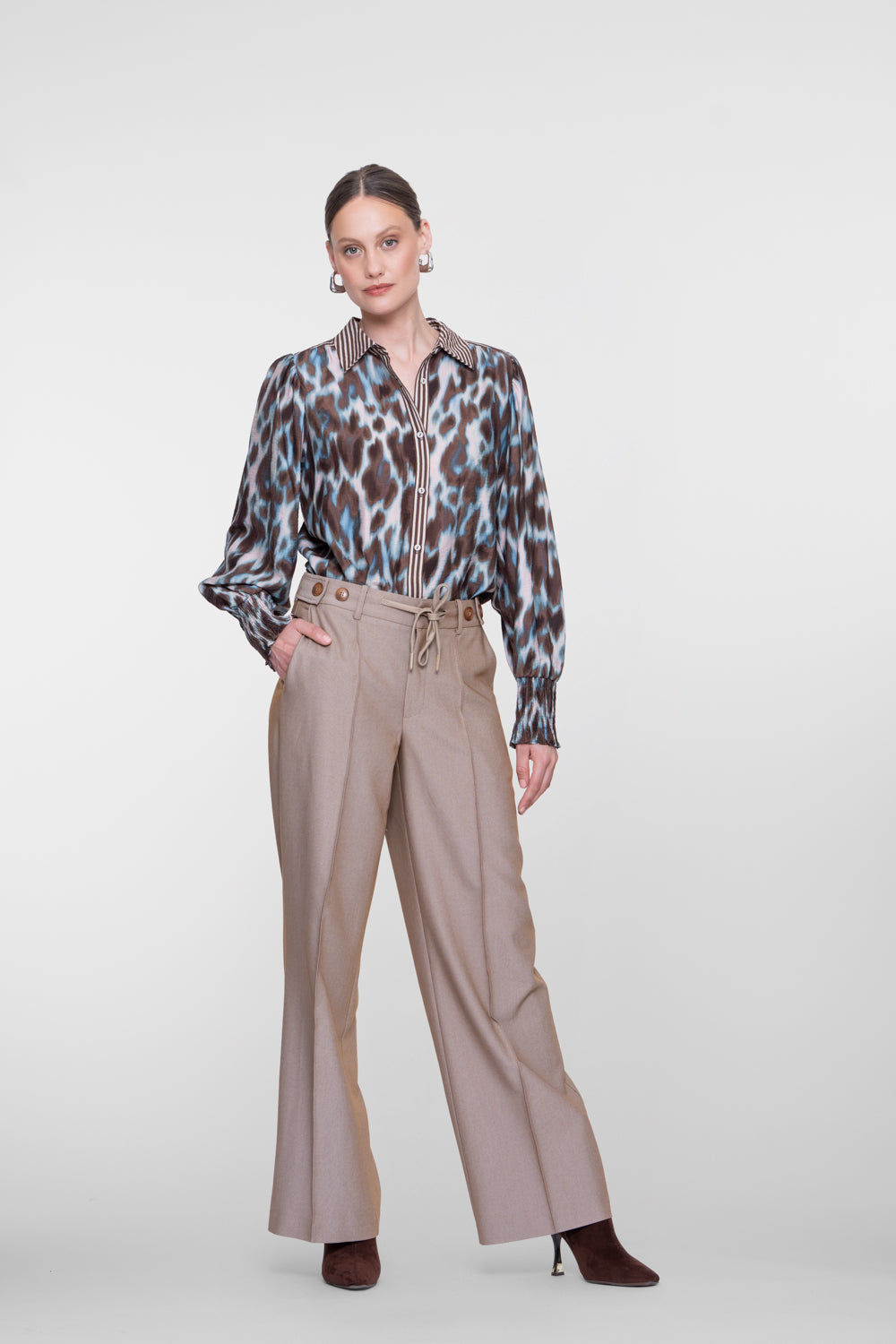 Geisha blouse met animaldessin en gestreepte details