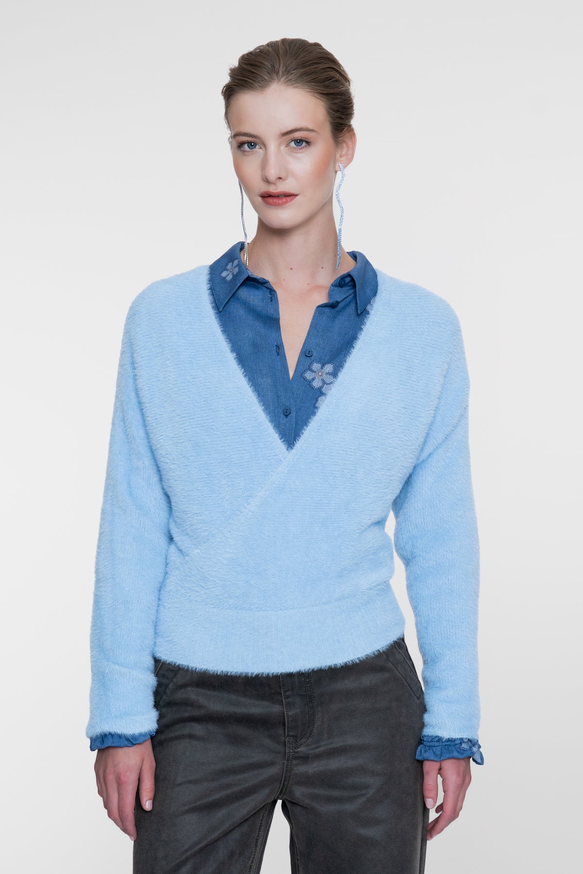 Geisha blauwe blouse met bloemendessin
