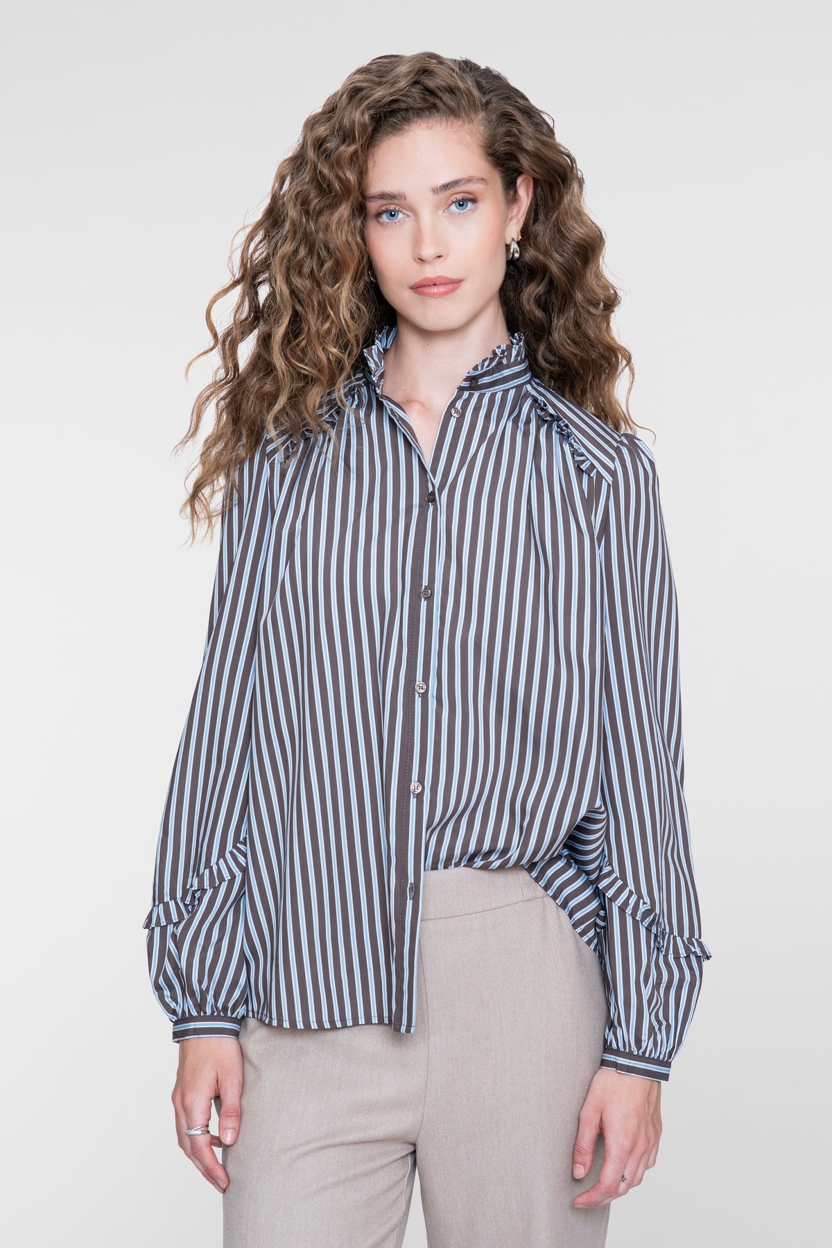 Geisha blouse met strepen en romantische ruffledetails