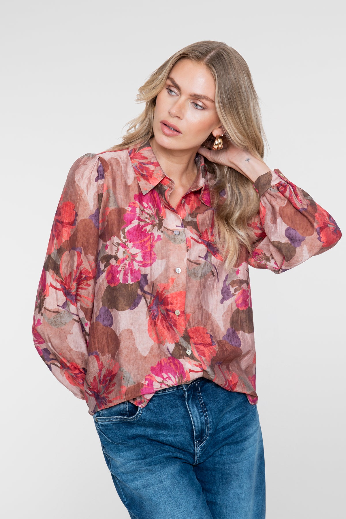 Geisha blouse met bloemenprint en pofmouwen