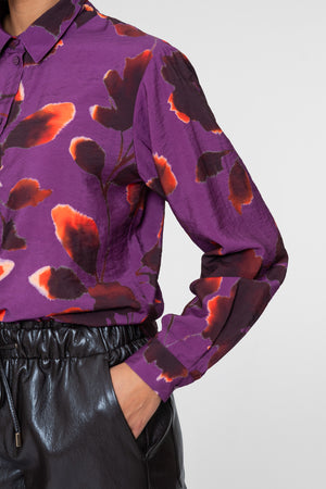 Geisha paarse blouse met abstracte bloemenprint