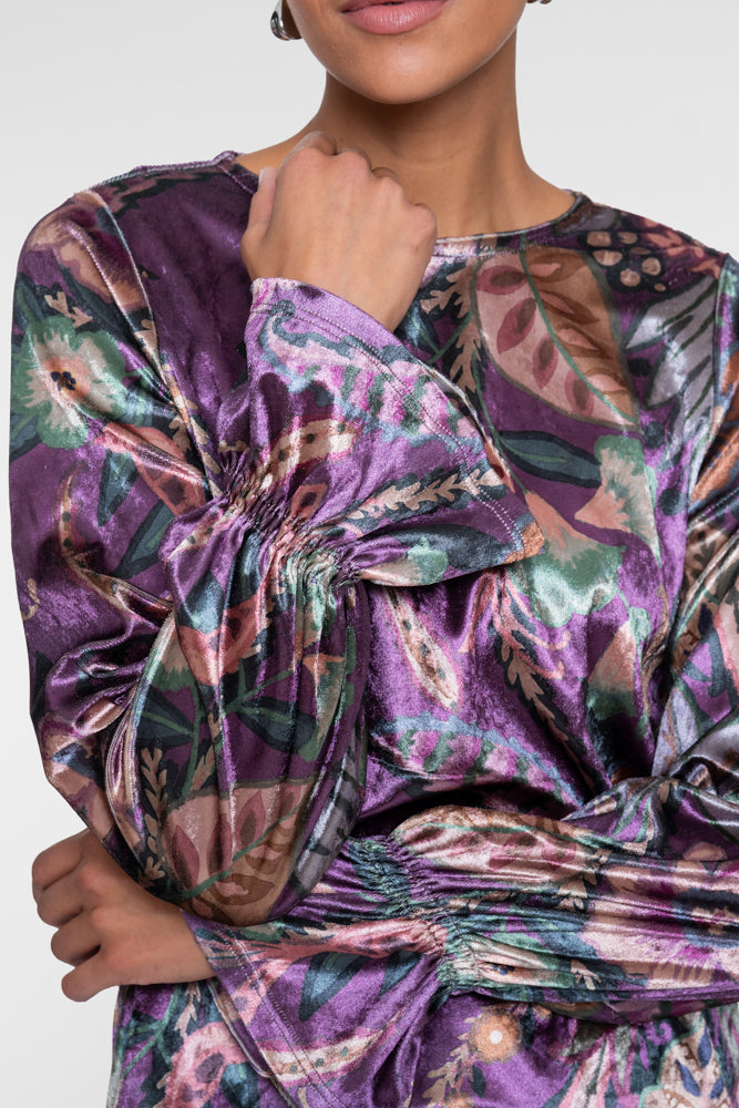 Geisha viscose velvet top met bloemendessin en ruffle mouwen