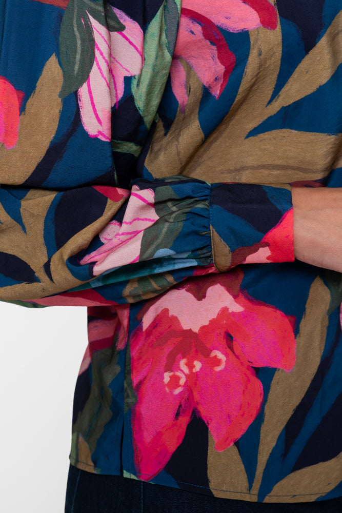 Geisha dames kleurrijke blouse met bloemenprint en volumineuze mouwen