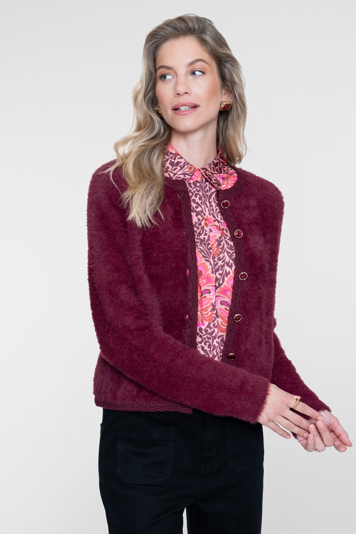 Geisha fluffy vest met sierknopen